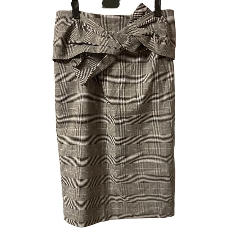 TAHARI BOW FRONT CAREER SKIRT